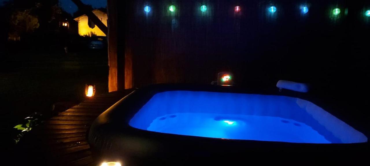 Bed and Breakfast Les Eygletieres Bourriot-Bergonce Экстерьер фото